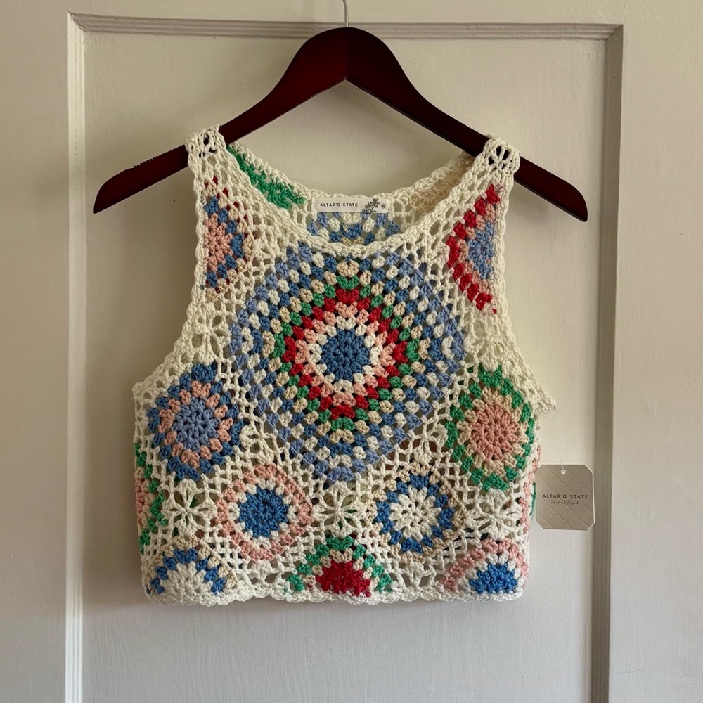 NWT Altar’d State Blossom Crochet Tank M - Picture 2 of 5